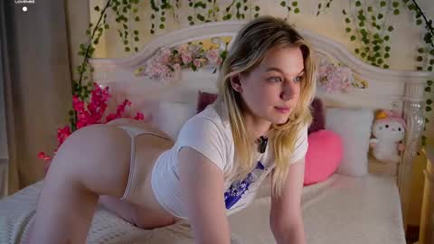 Snapshot of burnletitallburn chatting on 10.02.25 Jessica online show from 10.02.25