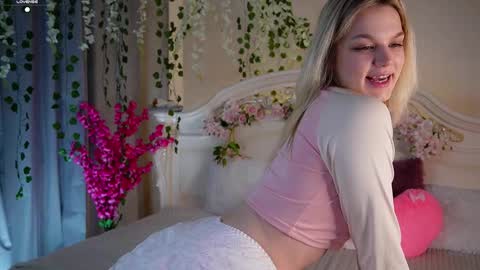 Snapshot of burnletitallburn chatting on 10.16.25 Jessica online show from 10.16.25