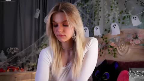 Snapshot of burnletitallburn chatting on 10.26.25 Jessica online show from 10.26.25