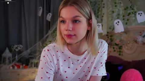 Snapshot of burnletitallburn chatting on 10.27.25 Jessica online show from 10.27.25