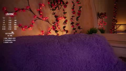 Snapshot of burnletitallburn chatting on 11.07.25 Jessica online show from 11.07.25