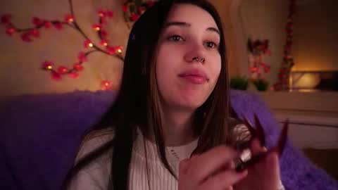 Snapshot of burnletitallburn chatting on 11.08.25 Jessica online show from 11.08.25