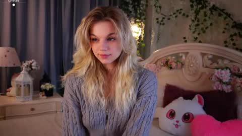 Snapshot of burnletitallburn chatting on 11.10.25 Jessica online show from 11.10.25