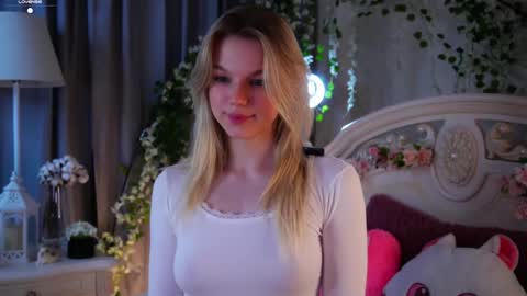 Snapshot of burnletitallburn chatting on 11.23.25 Jessica online show from 11.23.25