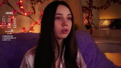 Snapshot of burnletitallburn chatting on 11.28.25 Jessica online show from 11.28.25