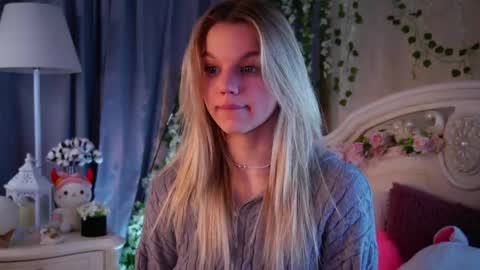 Snapshot of burnletitallburn chatting on 12.01.25 Jessica online show from 12.01.25