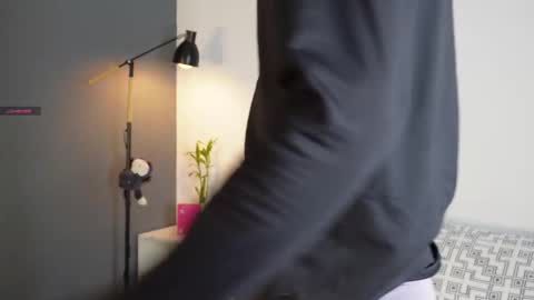 Buster independent model online show from 10.06.25