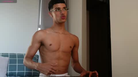 Buster independent model online show from 11.02.25