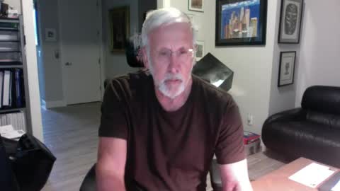Snapshot of bustinout99 chatting on 08.02.26 afternoon wood online show from 08.02.26