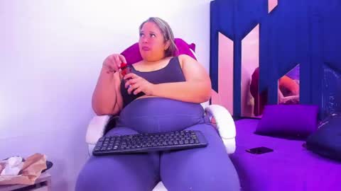 busty juicyy online show from 06.18.26