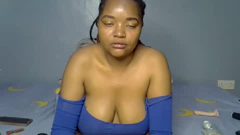 Snapshot of busty_kenzi chatting on 06.07.26 busty kenzi online show from 06.07.26