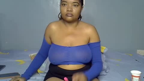 Snapshot of busty_kenzi chatting on 06.13.26 busty kenzi online show from 06.13.26