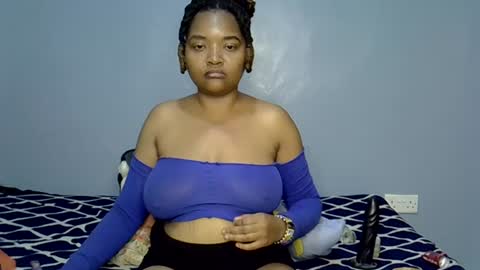 Snapshot of busty_kenzi chatting on 07.15.26 busty kenzi online show from 07.15.26