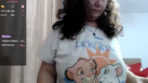 Snapshot of bustyemma chatting on 06.14.26 Emma online show from 06.14.26