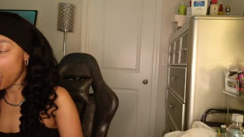 butterfly booty online show from 04.02.26