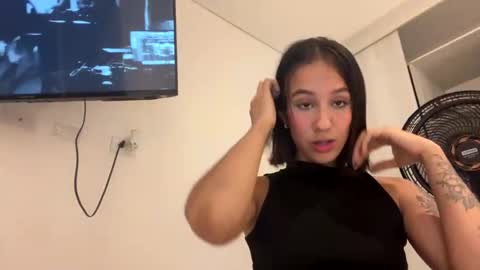 Snapshot of by_salome chatting on 11.19.25 salome online show from 11.19.25