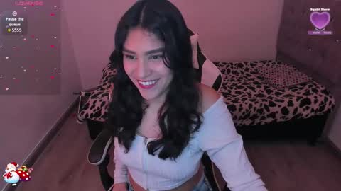 Snapshot of caelisse_cb chatting on 12.18.25 caelisse_cb online show from 12.18.25