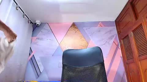Snapshot of caitlyn_jones chatting on 10.14.25 Caitlyn online show from 10.14.25