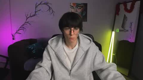 Snapshot of caleb_lichi chatting on 12.01.25 aleb online show from 12.01.25