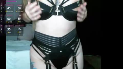 Snapshot of calistarayne chatting on 07.25.26 calistarayne online show from 07.25.26