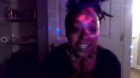 little miss pretty  online show from 12.08.24