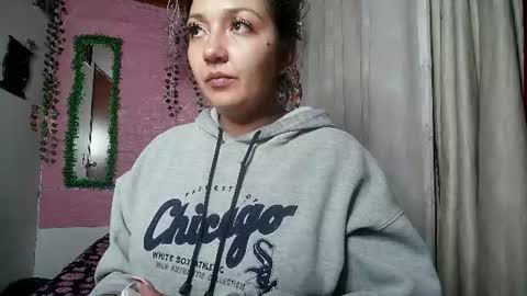 Snapshot of callme_lolas chatting on 06.22.26 paula online show from 06.22.26
