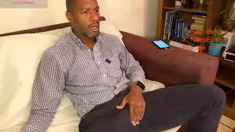 My name is Robert  Dont be shysay hi I love to chat. For requests or dirty talk please use tips  online show from 04.21.26