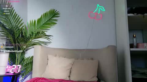 Mia online show from 03.04.26