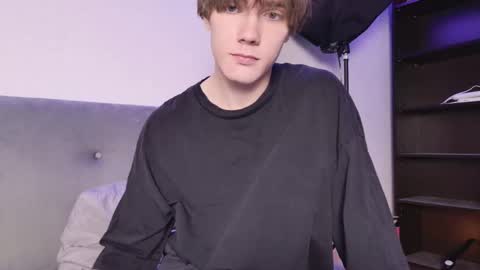 Snapshot of callmenineoneseven chatting on 10.15.25 Nick online show from 10.15.25