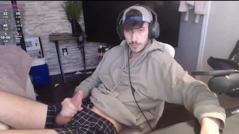 Snapshot of calvin_tanner chatting on 10.15.25 calvin_tanner online show from 10.15.25