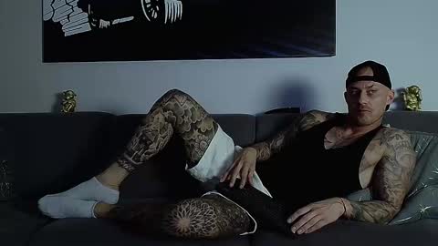 Calvin  online show from 10.04.25