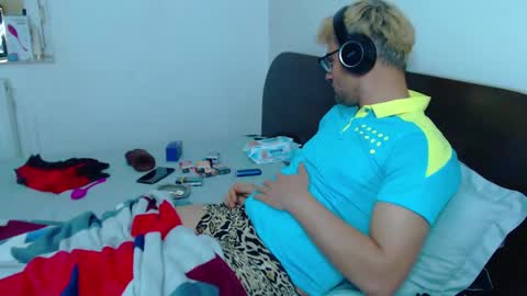 Snapshot of calvinjohnlad chatting on 02.16.25 Calvinjohnlad online show from 02.16.25