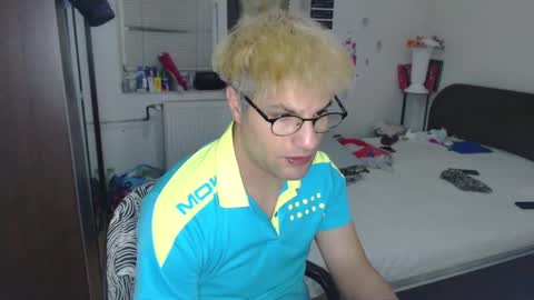 Snapshot of calvinjohnlad chatting on 03.12.25 Calvinjohnlad online show from 03.12.25