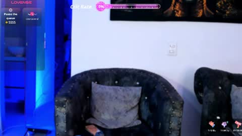 Snapshot of cam_suaza chatting on 06.17.26 online show from 06.17.26