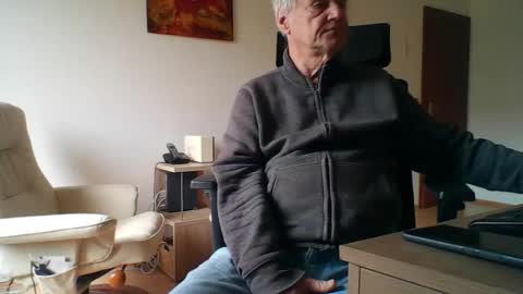 camcologne online show from 03.17.26