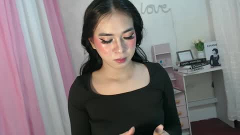 Snapshot of camela_star chatting on 12.10.24 camela_star online show from 12.10.24