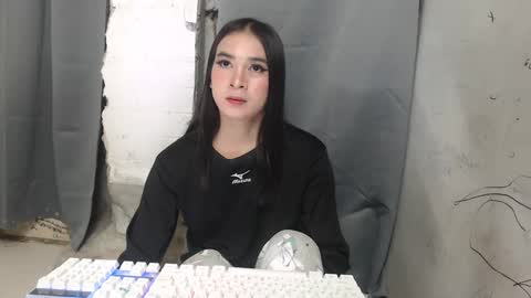Snapshot of camela_star chatting on 12.24.24 camela_star online show from 12.24.24