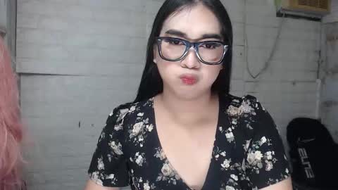 Snapshot of camela_star chatting on 10.17.25 camela_star online show from 10.17.25