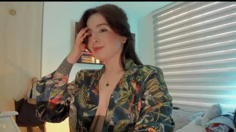 Snapshot of camidoll_10 chatting on 01.28.25 camila online show from 01.28.25