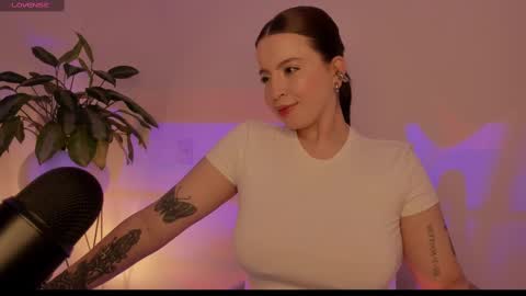 Snapshot of camidoll_10 chatting on 03.05.25 camila online show from 03.05.25