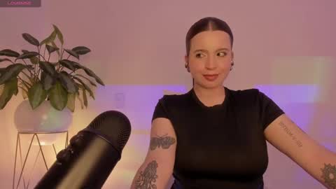 Snapshot of camidoll_10 chatting on 03.06.25 camila online show from 03.06.25