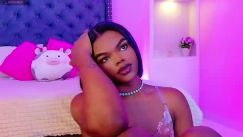 camiestrada online show from 11.10.25