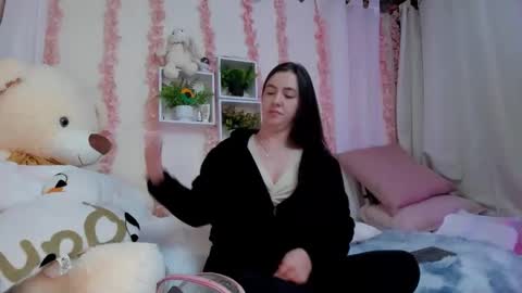Snapshot of camiilalopee chatting on 10.20.25 Camii Lopez online show from 10.20.25