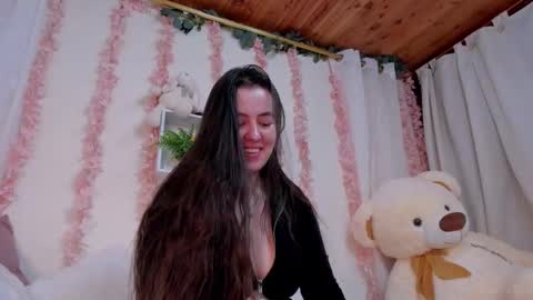 Snapshot of camiilalopee chatting on 10.25.25 Camii Lopez online show from 10.25.25