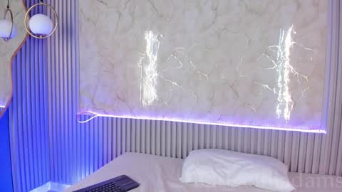 Snapshot of camila_adams chatting on 10.27.25 Cami online show from 10.27.25