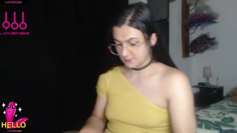 Snapshot of camila_bigcock_ts chatting on 05.27.26 camila online show from 05.27.26
