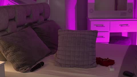 Camila buitrago online show from 12.16.24