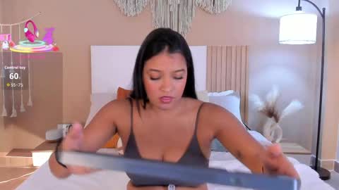 camila_bustamante_ online show from 04.20.26