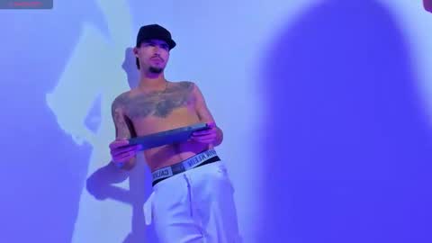  s online show from 11.21.25