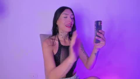Snapshot of camila_coxx chatting on 06.04.26 s online show from 06.04.26